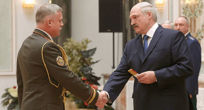 Новыя пагоны на 23 лютага: каго і за што ўзнагародзіў Лукашэнка?